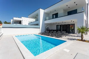 Heated-Pool Villa with Sea Views in Klimno (Krk)