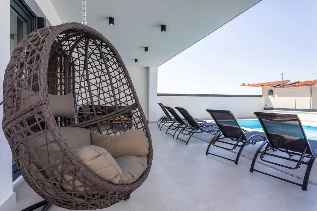 Heated-Pool Villa with Sea Views for 8 in Klimno