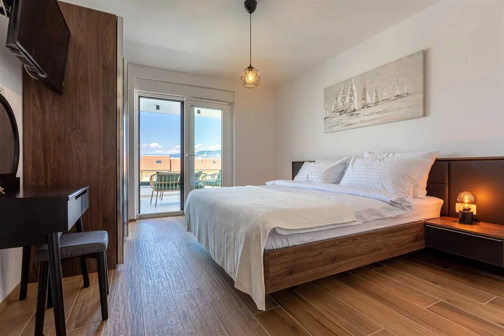 Heated-Pool Villa with Sea Views for 8 in Klimno