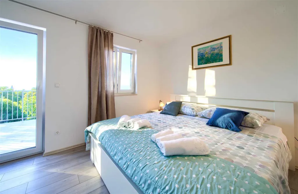 Poljica (Krk) Villa with Private Pool & Sea View