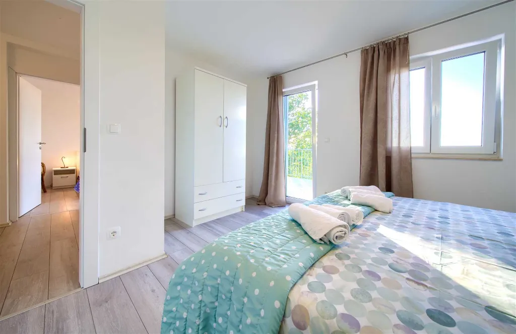 Poljica (Krk) Villa with Private Pool & Sea View