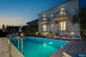6-Bedroom Villa in Linardići (Krk) for 16 Guests