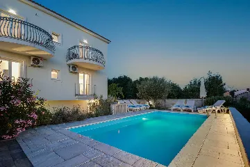 6-Bedroom Villa in Linardići (Krk) for 16 Guests