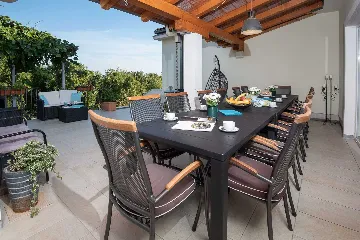6-Bedroom Villa in Linardići (Krk) for 16 Guests