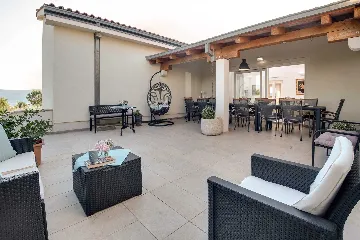6-Bedroom Villa in Linardići (Krk) for 16 Guests