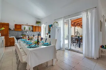 6-Bedroom Villa in Linardići (Krk) for 16 Guests