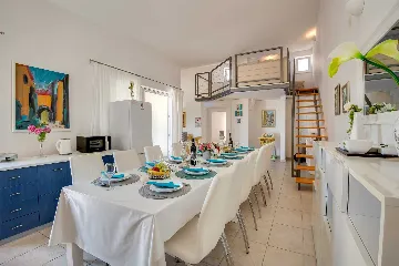 6-Bedroom Villa in Linardići (Krk) for 16 Guests