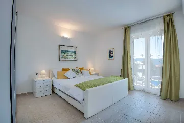 6-Bedroom Villa in Linardići (Krk) for 16 Guests