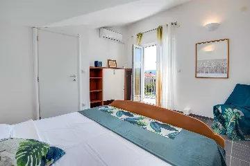 6-Bedroom Villa in Linardići (Krk) for 16 Guests