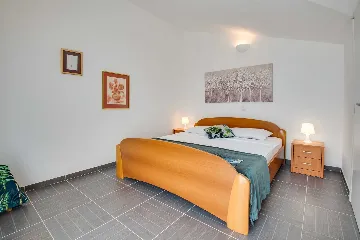 6-Bedroom Villa in Linardići (Krk) for 16 Guests