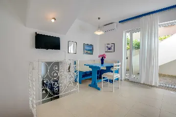 6-Bedroom Villa in Linardići (Krk) for 16 Guests