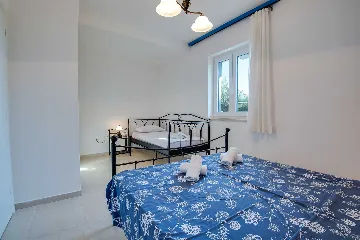 6-Bedroom Villa in Linardići (Krk) for 16 Guests