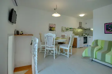 6-Bedroom Villa in Linardići (Krk) for 16 Guests