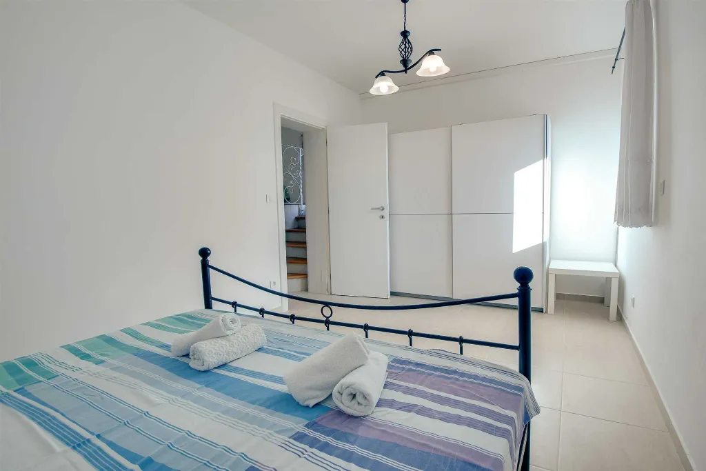 6-Bedroom Villa in Linardići (Krk) for 16 Guests