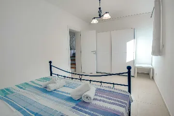 6-Bedroom Villa in Linardići (Krk) for 16 Guests