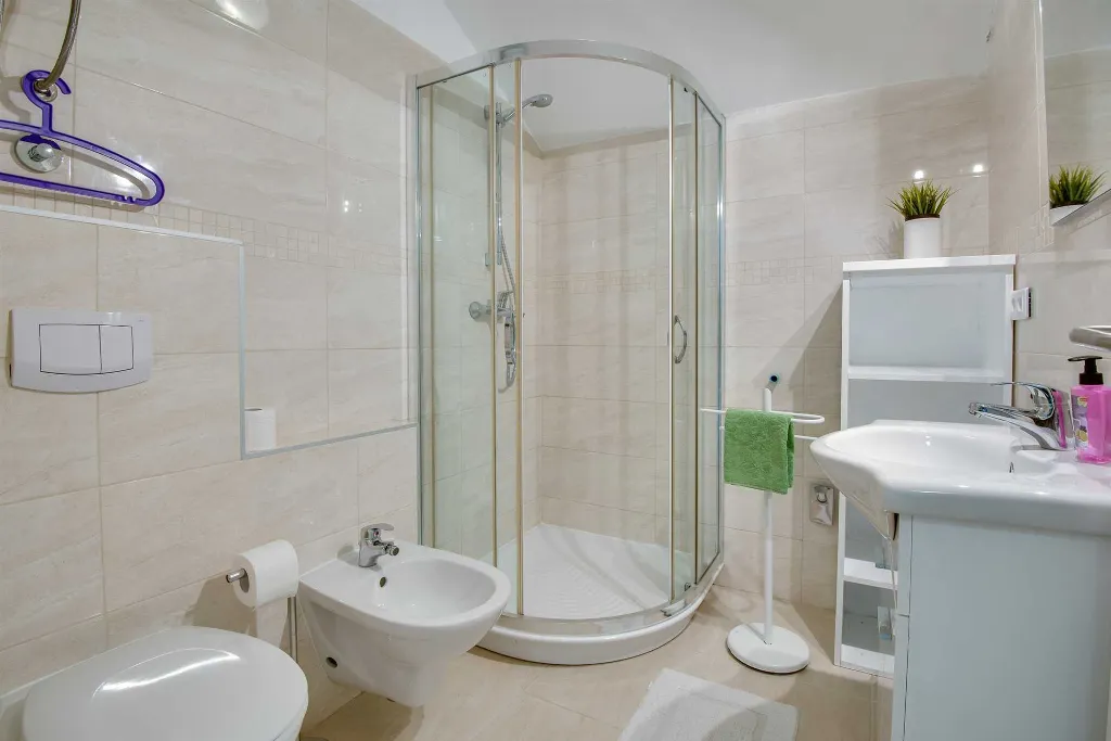 6-Bedroom Villa in Linardići (Krk) for 16 Guests