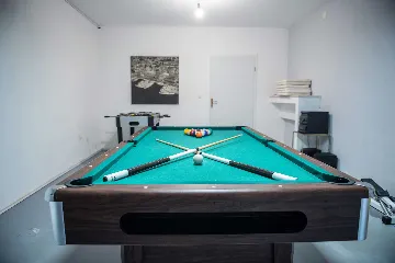 6-Bedroom Villa in Linardići (Krk) for 16 Guests