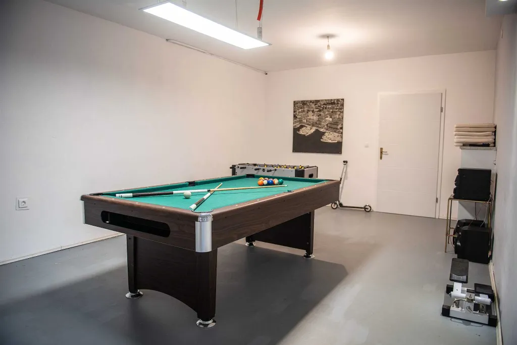 6-Bedroom Villa in Linardići (Krk) for 16 Guests