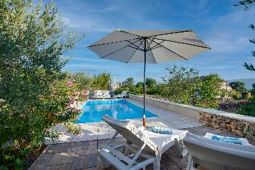 6-Bedroom Villa in Linardići (Krk) for 16 Guests