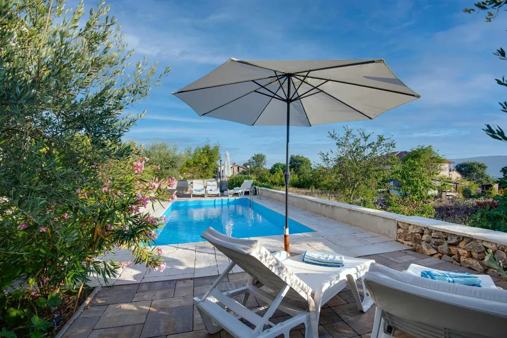 6-Bedroom Villa in Linardići (Krk) for 16 Guests