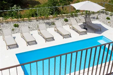 Villa in Rasopasno for up to 8 with Heated Pool