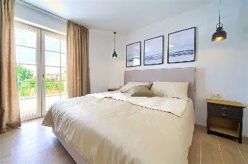 Villa in Rasopasno for up to 8 with Heated Pool