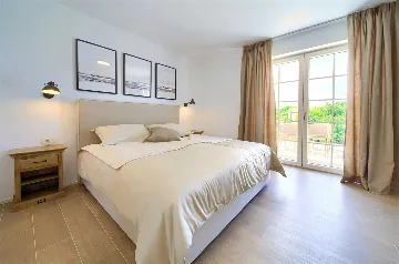 Villa in Rasopasno for up to 8 with Heated Pool