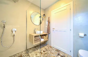 Villa in Rasopasno for up to 8 with Heated Pool