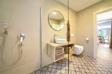 Villa in Rasopasno for up to 8 with Heated Pool