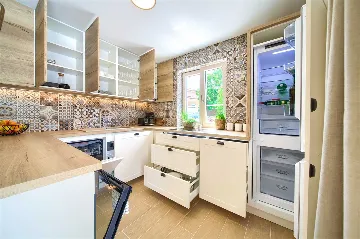 Villa in Rasopasno for up to 8 with Heated Pool