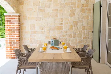 Villa in Rasopasno for up to 8 with Heated Pool