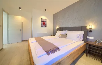 2-Bedroom Apartment with Private Pool, Kornić
