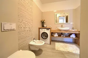 2-Bedroom Apartment with Private Pool, Kornić