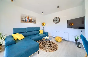 2-Bedroom Apartment with Private Pool, Kornić