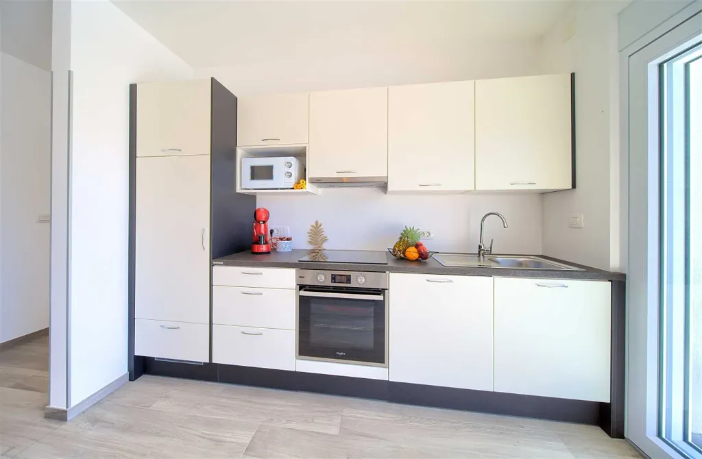 2-Bedroom Apartment with Private Pool, Kornić