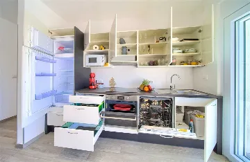 2-Bedroom Apartment with Private Pool, Kornić