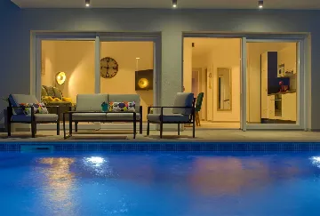 2-Bedroom Apartment with Private Pool, Kornić