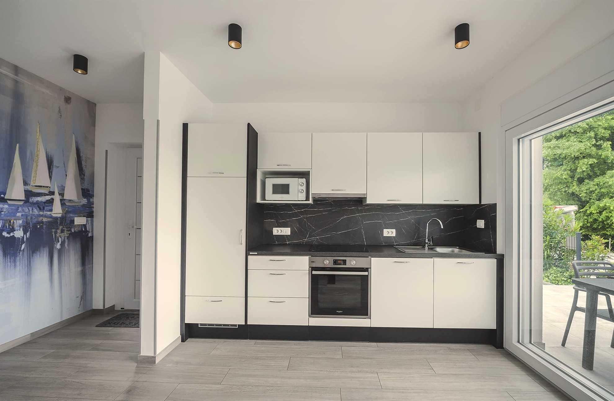 Apartman Timmy s privatnim bazenom i pogledom na more