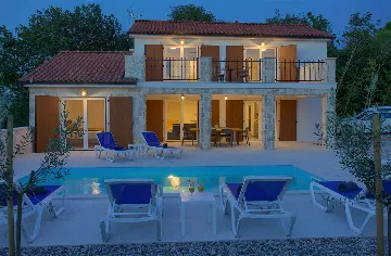 3-Bedroom Villa in Rasopasno (Krk) with Heated Pool