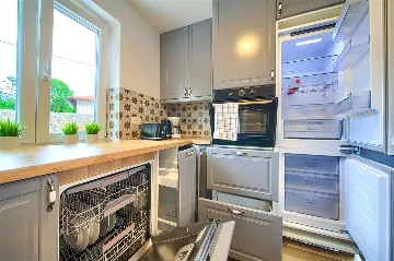 3-Bedroom Villa in Rasopasno (Krk) with Heated Pool