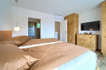 3-Bedroom Villa in Rasopasno (Krk) with Heated Pool