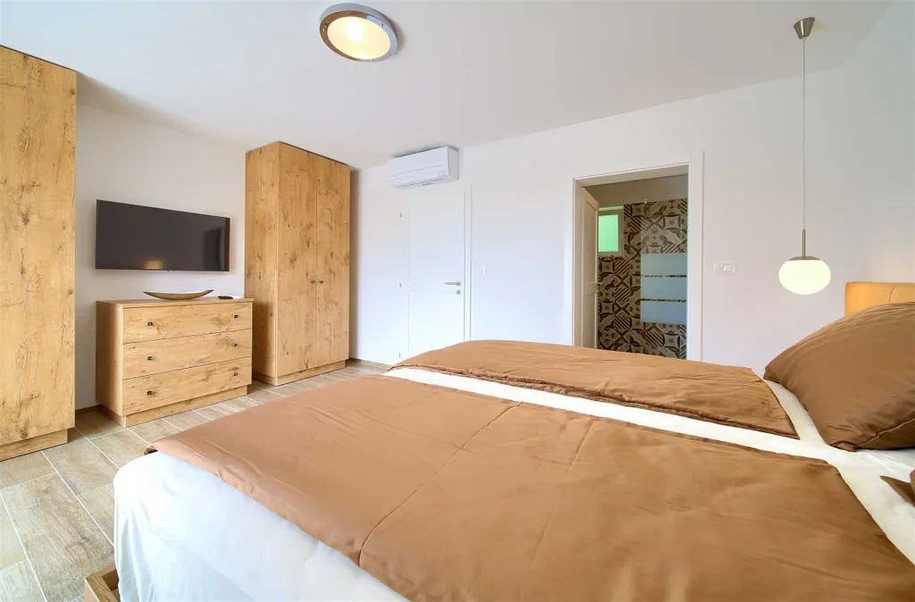 3-Bedroom Villa in Rasopasno (Krk) with Heated Pool