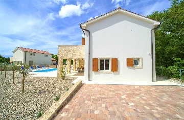 3-Bedroom Villa in Rasopasno (Krk) with Heated Pool