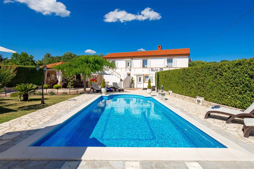 4-Bedroom Villa in Kras (Krk) for 8 Guests