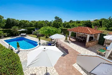 4-Bedroom Villa in Kras (Krk) for 8 Guests