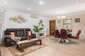 4-Bedroom Villa in Kras (Krk) for 8 Guests