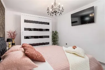 4-Bedroom Villa in Kras (Krk) for 8 Guests