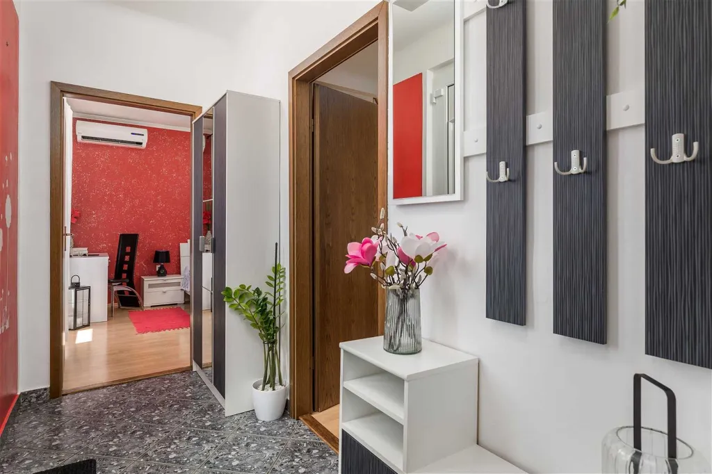 4-Bedroom Villa in Kras (Krk) for 8 Guests