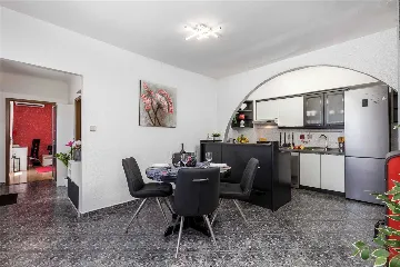 4-Bedroom Villa in Kras (Krk) for 8 Guests