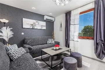 4-Bedroom Villa in Kras (Krk) for 8 Guests